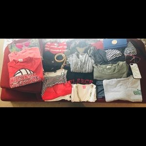 Huge clothing bundle 🤍🤍🤍